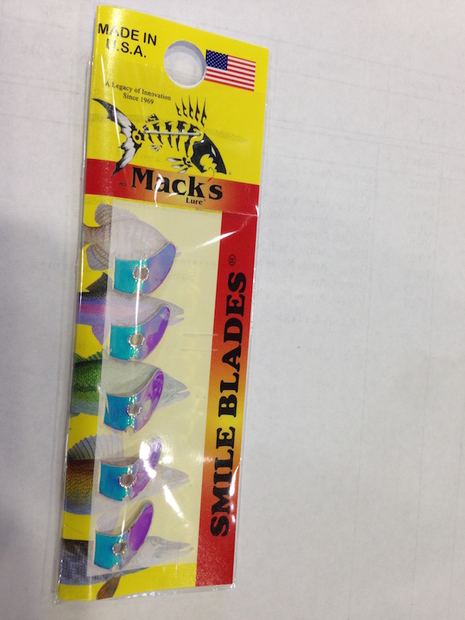 Mack's Lure Smile Blade Glow Burst UV Size 1.1″ 5 – Pack